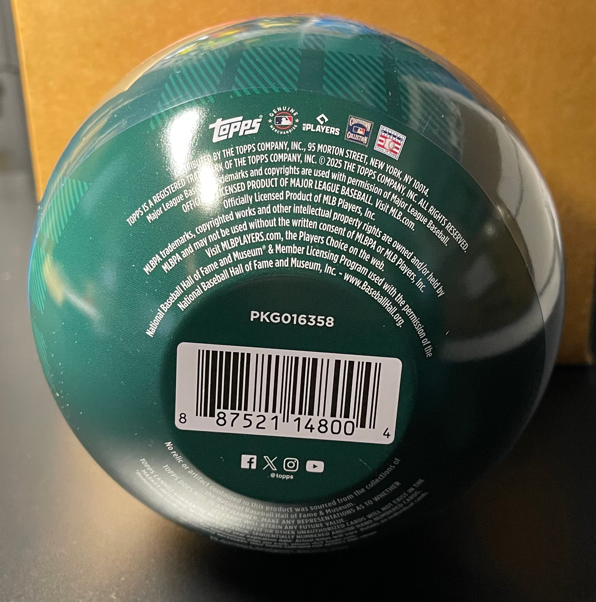 Topps Holiday Baseball Collector’s Tin 2025 – MLB Trading Cards